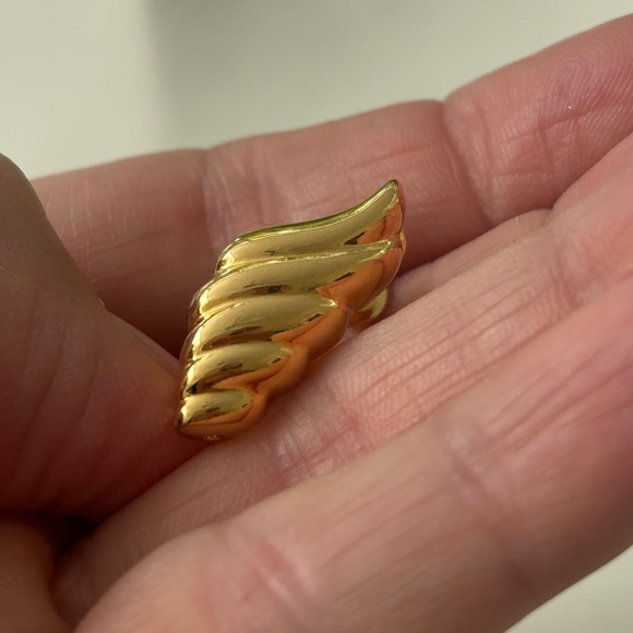 Vintage 1960s Napier Gold Tone Screw Clip Earrings - Picture 7 of 10